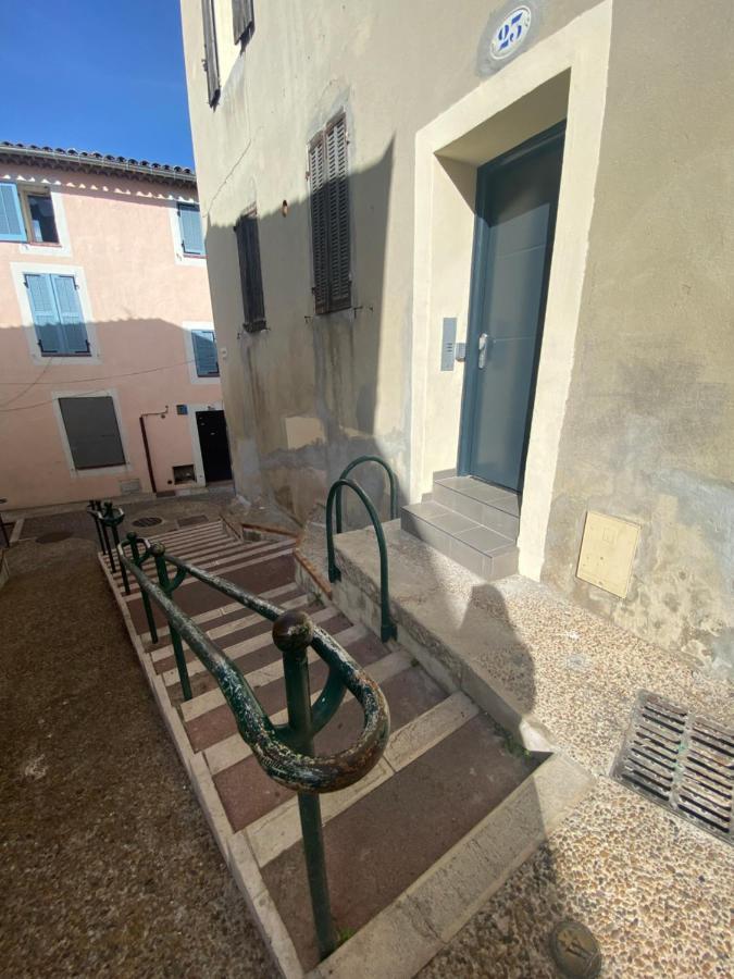 Bel Appartement T1 30M2 Centre Historique Aubagne Exterior photo